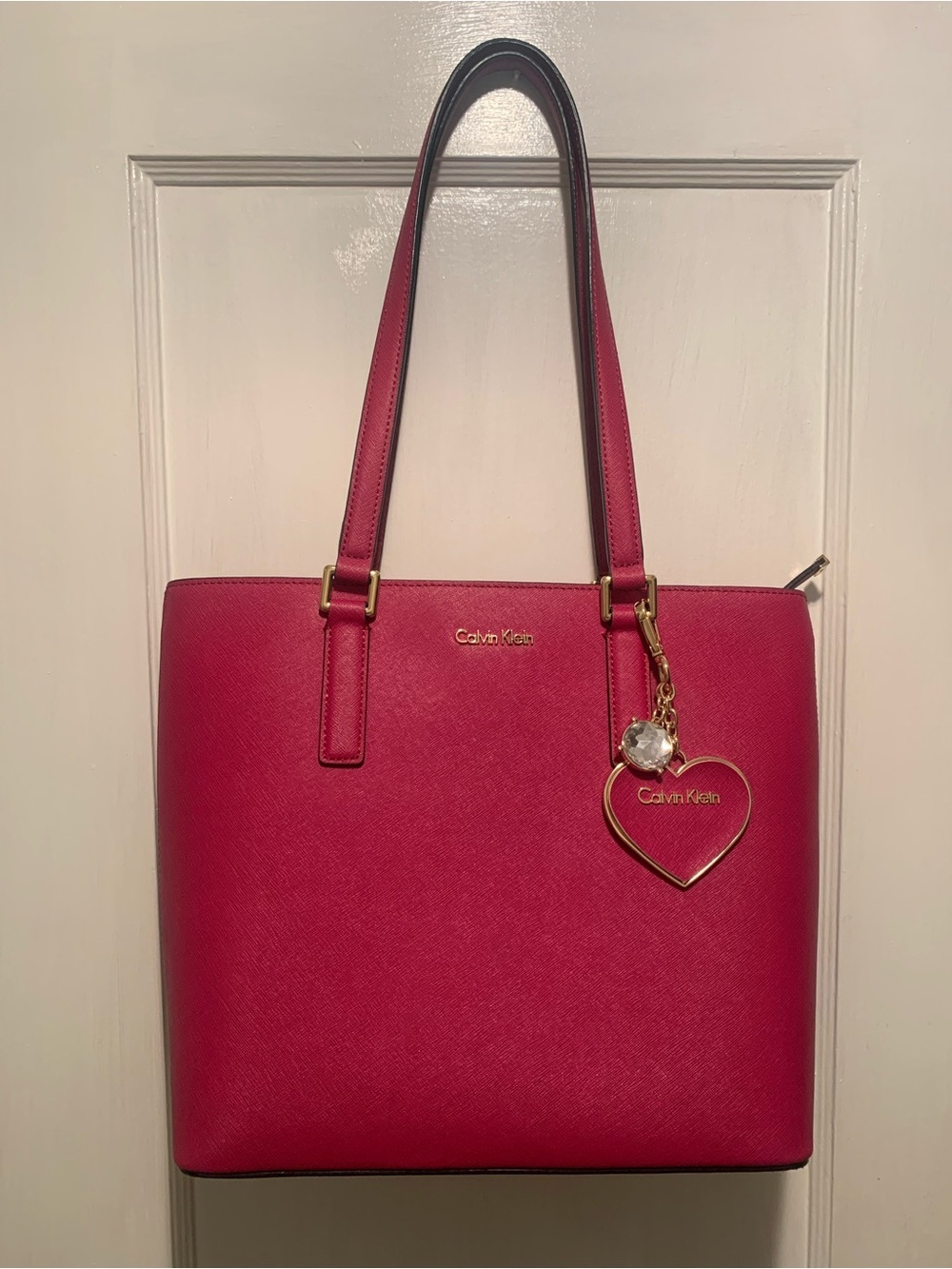 Calvin Klein Magenta Saffiano Leather Tote w Gold Heart Charm Perfect Work Bag
